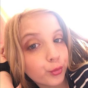 Meet your Posher, Chloe
